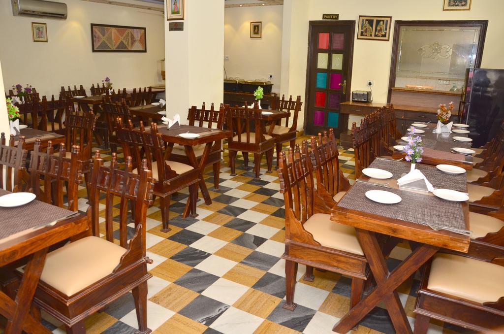 Hôtel Rajputana Haveli à Jaipur Extérieur photo